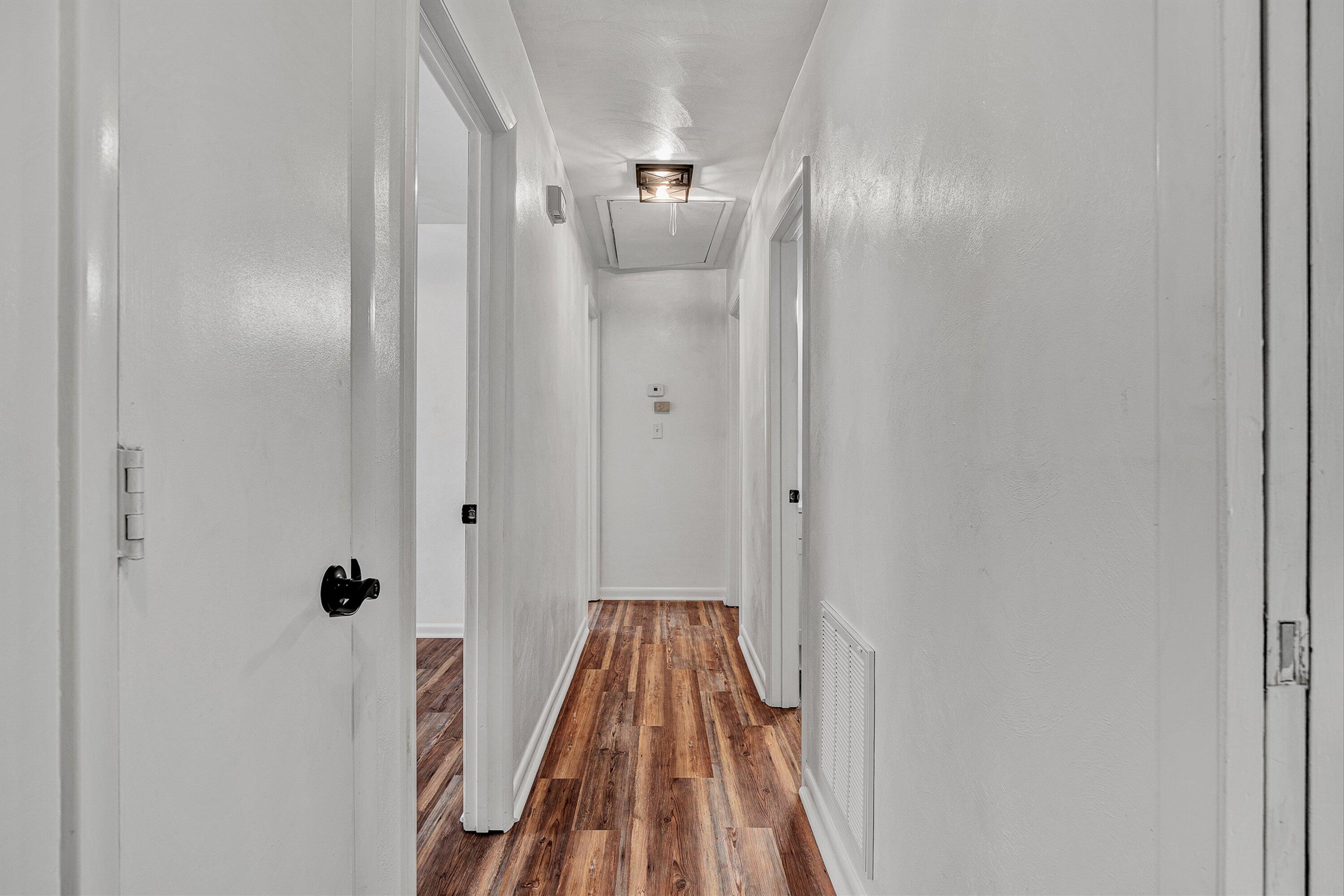 5718 Merriman Road Roanoke, VA 24018 - Photo 21 of 34 Hallway