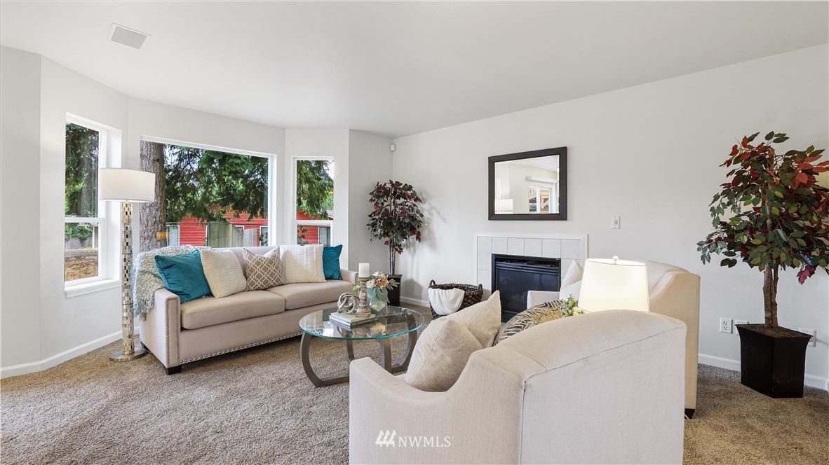 14426 Beverly Park Road Edmonds, WA 98026 - Photo 3 of 24 Gallery Image 3