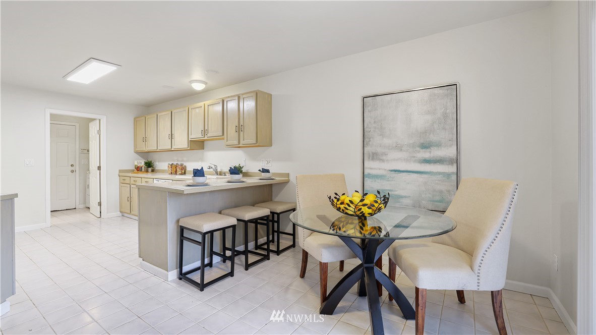 14426 Beverly Park Road Edmonds, WA 98026 - Photo 6 of 24 Gallery Image 6