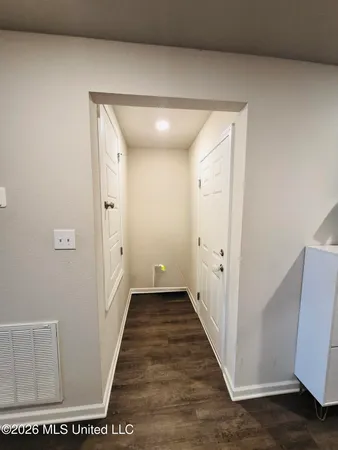 $2,400 | 2005 Pettits Lane, Long Beach, MS 39560