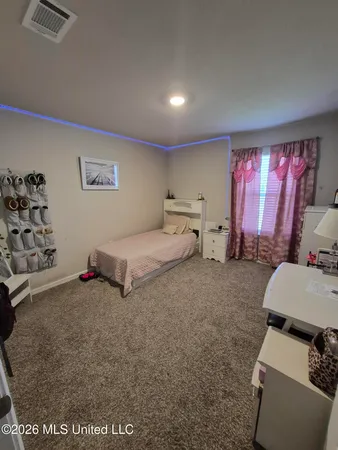 $2,400 | 2005 Pettits Lane, Long Beach, MS 39560