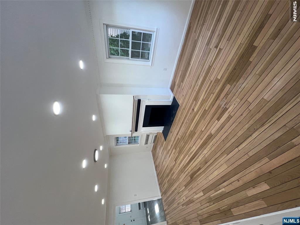 493 Beverly Road, Unit 2 Teaneck, NJ 07666 - Photo 8 of 10 Gallery Image 8