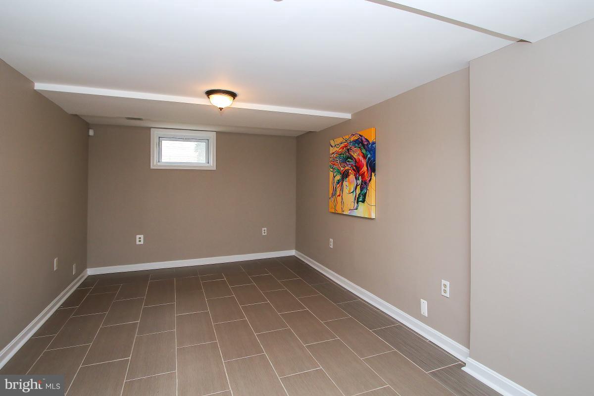 5612 Greentree Road Bethesda, MD 20817 - Photo 25 of 28 a view of an empty room
