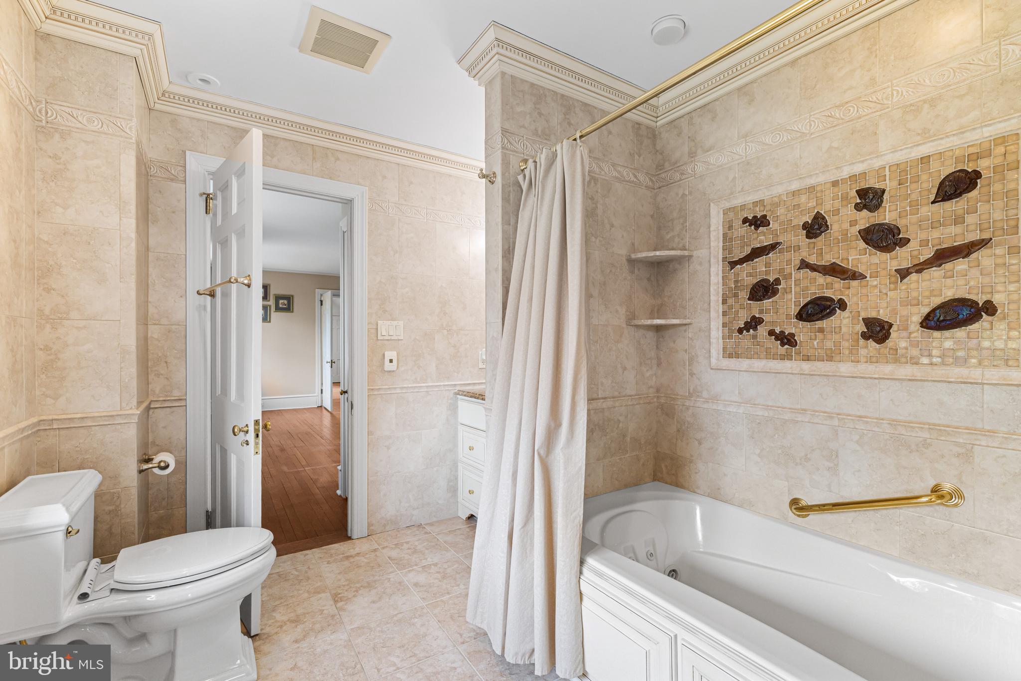 764 Glen Road Jenkintown, PA 19046 - Photo 29 of 57 Jack and Jill Bath