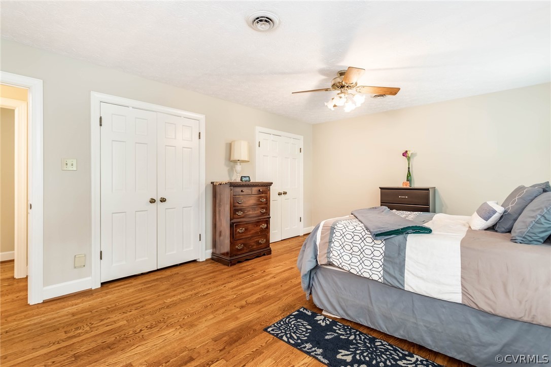 6 Staples Road Williamsburg, VA 23185 - Photo 30 of 37 a living room with furniture