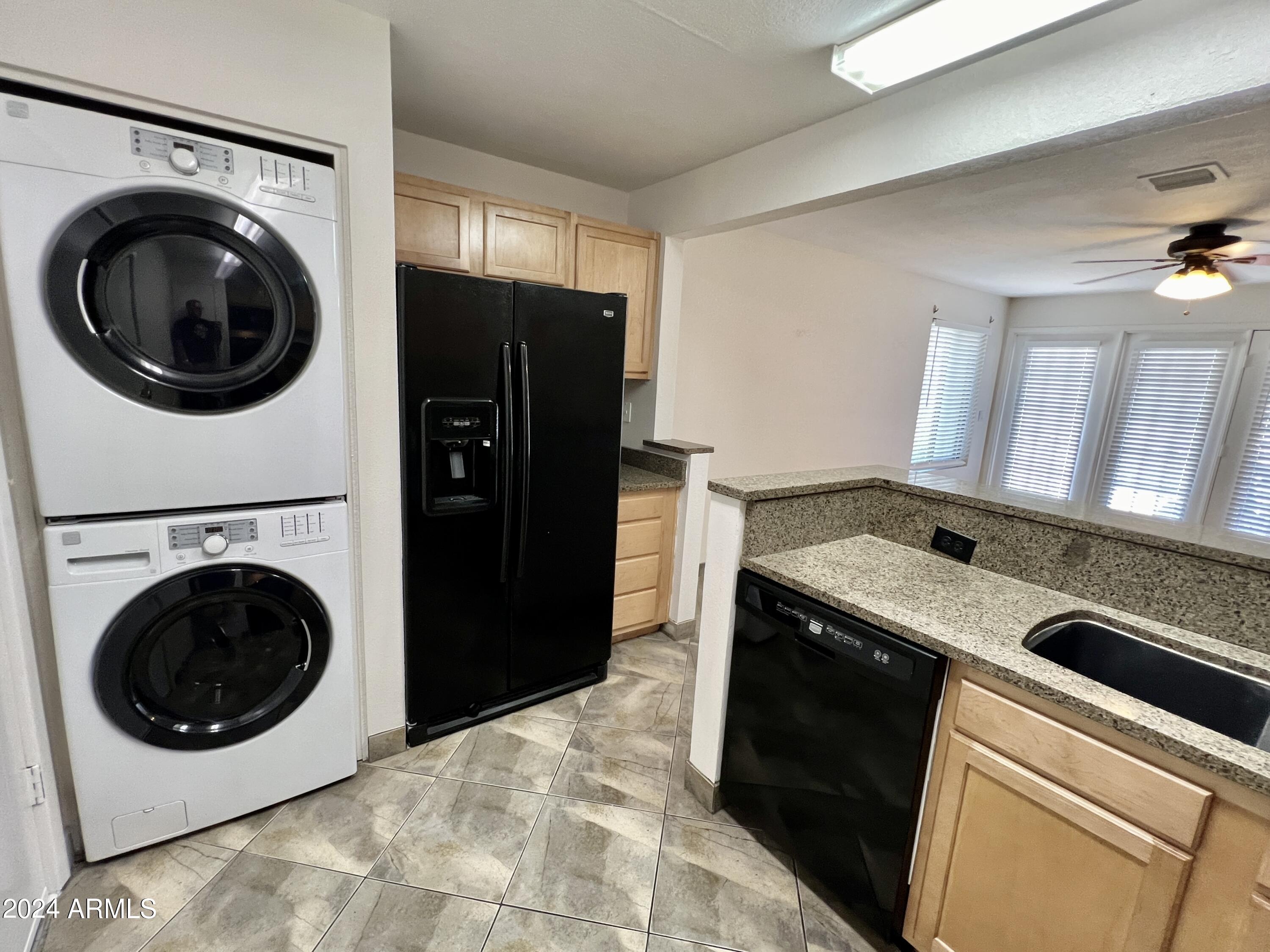 30 East Brown Road, Unit 1072 Mesa, AZ 85201 - Photo 5 of 13 KITCHEN