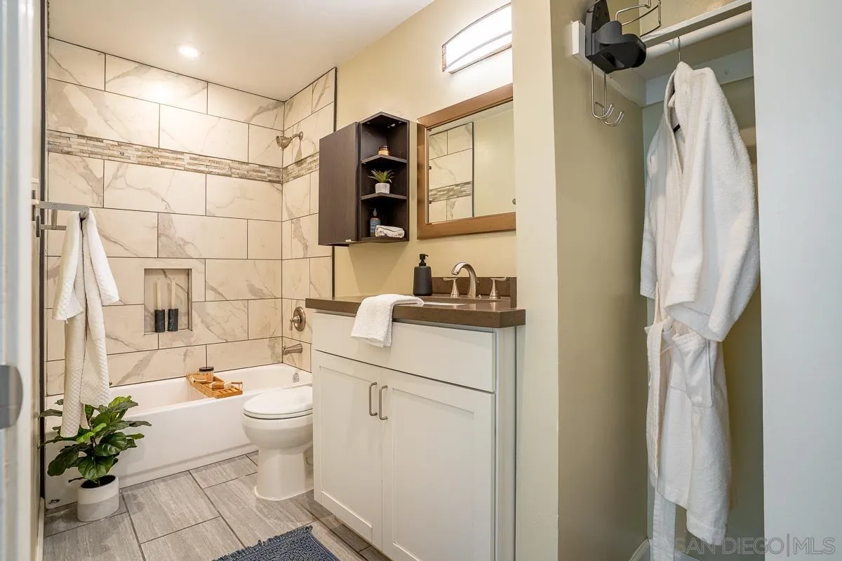 6012 Rancho Mission Road, Unit 309 San Diego, CA 92108 - Photo 12 of 24 Gallery Image 12