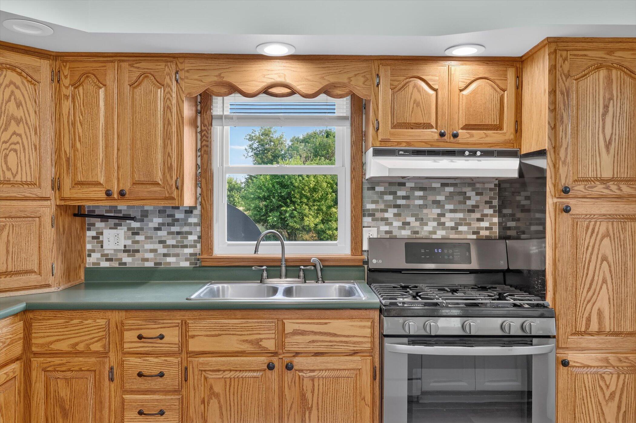 6700 Foster Road Hastings, MI 49058 - Photo 23 of 56 16-6700-Foster-Rd-WindowStill-Photograph