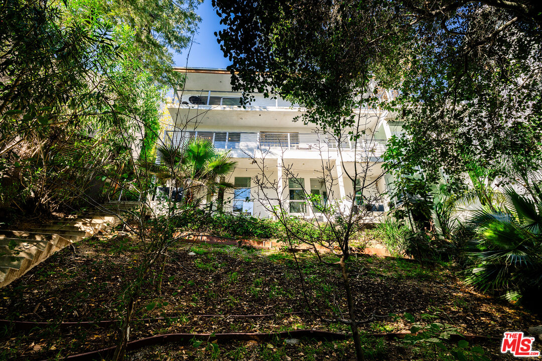 2388 Kimridge Road Beverly Hills, CA 90210 - Photo 46 of 54 a view of house with yard