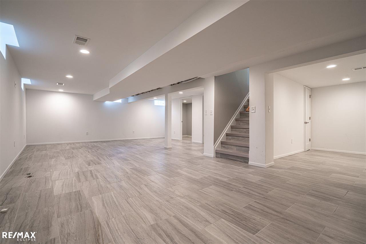 28262 Quail Hollow Road Farmington, MI 48331 - Photo 28 of 37 50012234-27.JPG