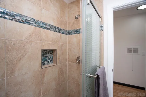 $3,695 | 7680 La Jolla Boulevard, La Jolla, CA 92037