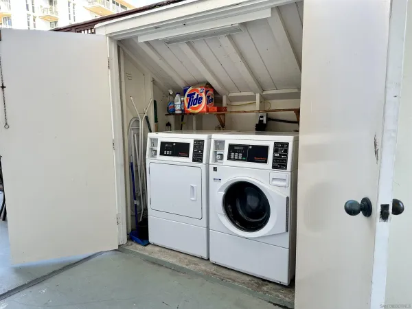 $3,695 | 7680 La Jolla Boulevard, La Jolla, CA 92037