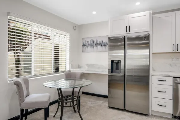 $3,695 | 7680 La Jolla Boulevard, La Jolla, CA 92037