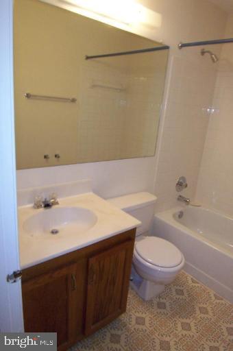 8520 Springfield Oaks Drive Springfield, VA 22153 - Photo 11 of 11 Bath #3