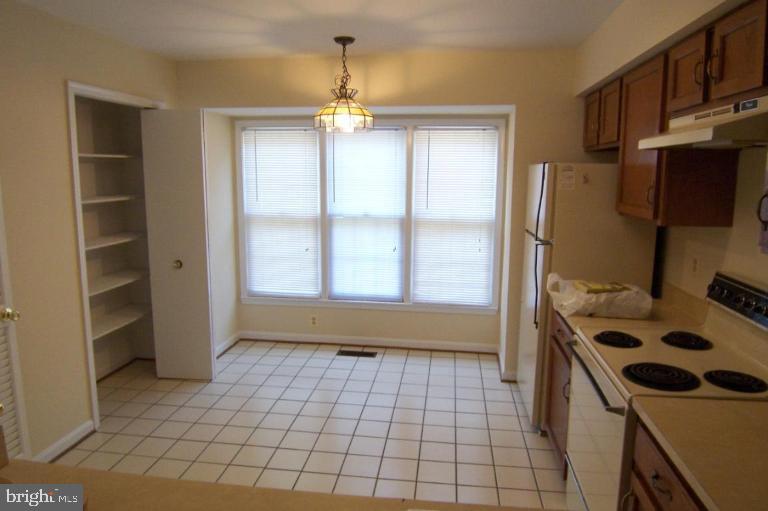 8520 Springfield Oaks Drive Springfield, VA 22153 - Photo 4 of 11 Kitchen #2