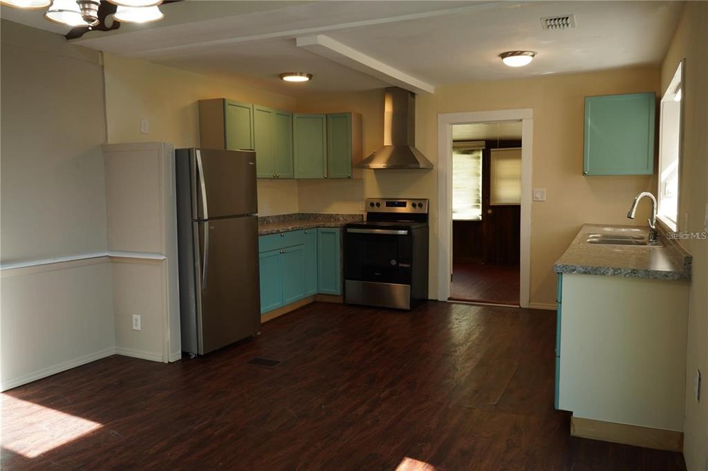 2107 Northeast 8th Road Ocala, FL 34470 - Photo 7 of 18