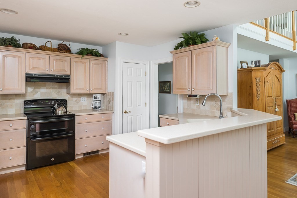39 Cairn Ridge Road East Falmouth, MA 02536 - Photo 5 of 22 Gallery Image 5