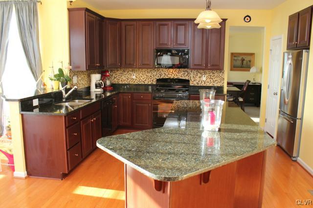 134 Lower Way Road Easton, PA 18045 - Photo 3 of 32 Gallery Image 3