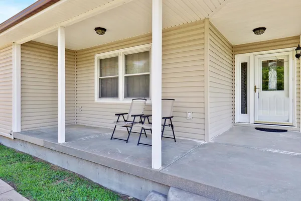 $400,000 | 5765 Northwest 50th Street, El Dorado, KS 67042