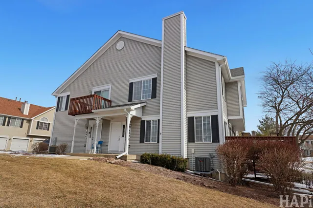 $292,000 | 404 Lowell Drive, Unit 404, South Elgin, IL 60177