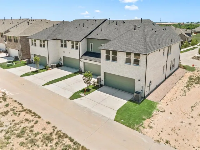 $314,990 | 1137 Carnation Drive, Crowley, TX 76036