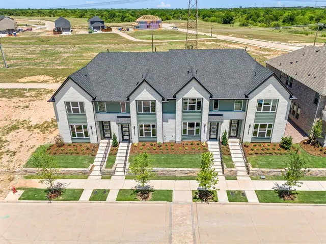 $314,990 | 1137 Carnation Drive, Crowley, TX 76036