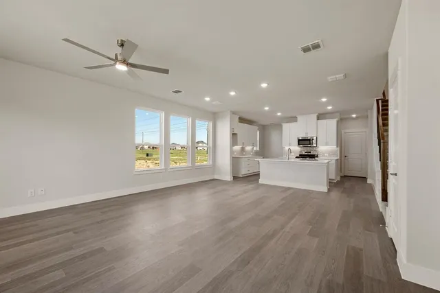 $314,990 | 1137 Carnation Drive, Crowley, TX 76036