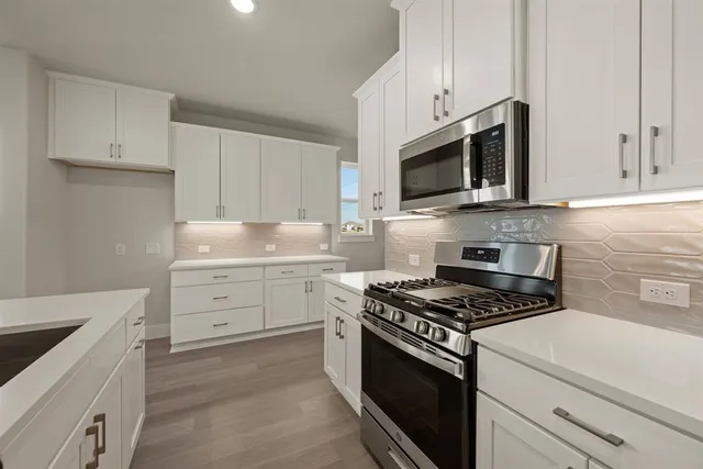 $314,990 | 1137 Carnation Drive, Crowley, TX 76036