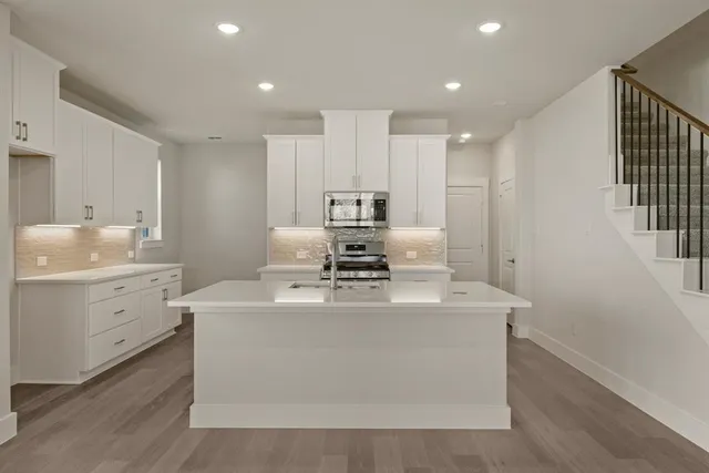 $314,990 | 1137 Carnation Drive, Crowley, TX 76036