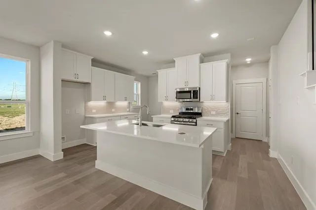 $314,990 | 1137 Carnation Drive, Crowley, TX 76036