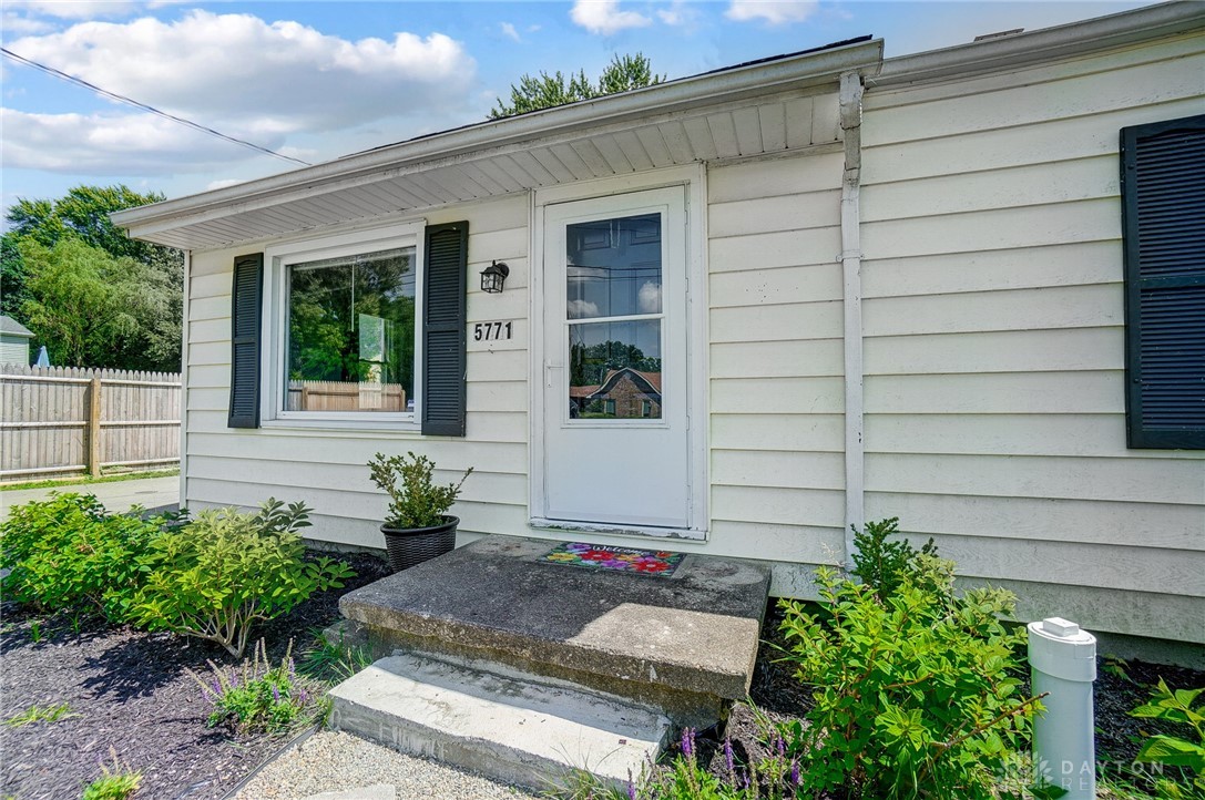 5771 Manchester Road Franklin, OH 45005 - Photo 6 of 28 Gallery Image 6