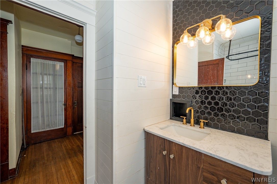 235 Comstock Avenue Buffalo, NY 14215 - Photo 23 of 47