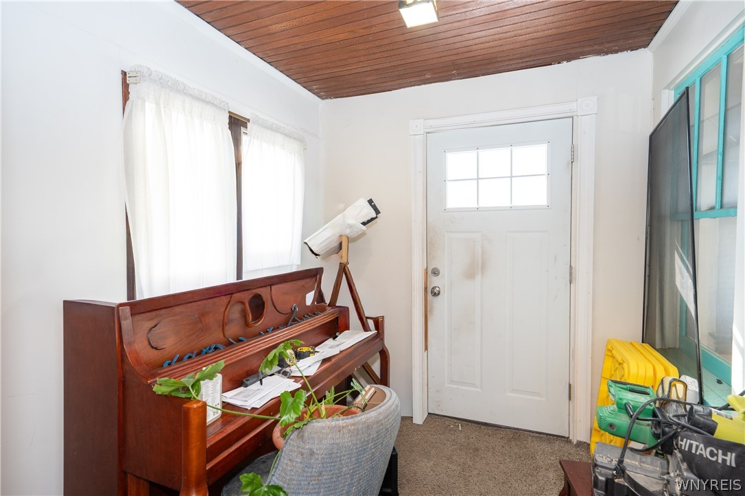 235 Comstock Avenue Buffalo, NY 14215 - Photo 4 of 47