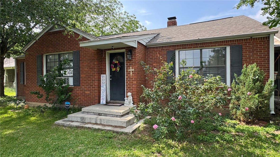 503 West Decherd Street Franklin, TX 77856 - Photo 1 of 14