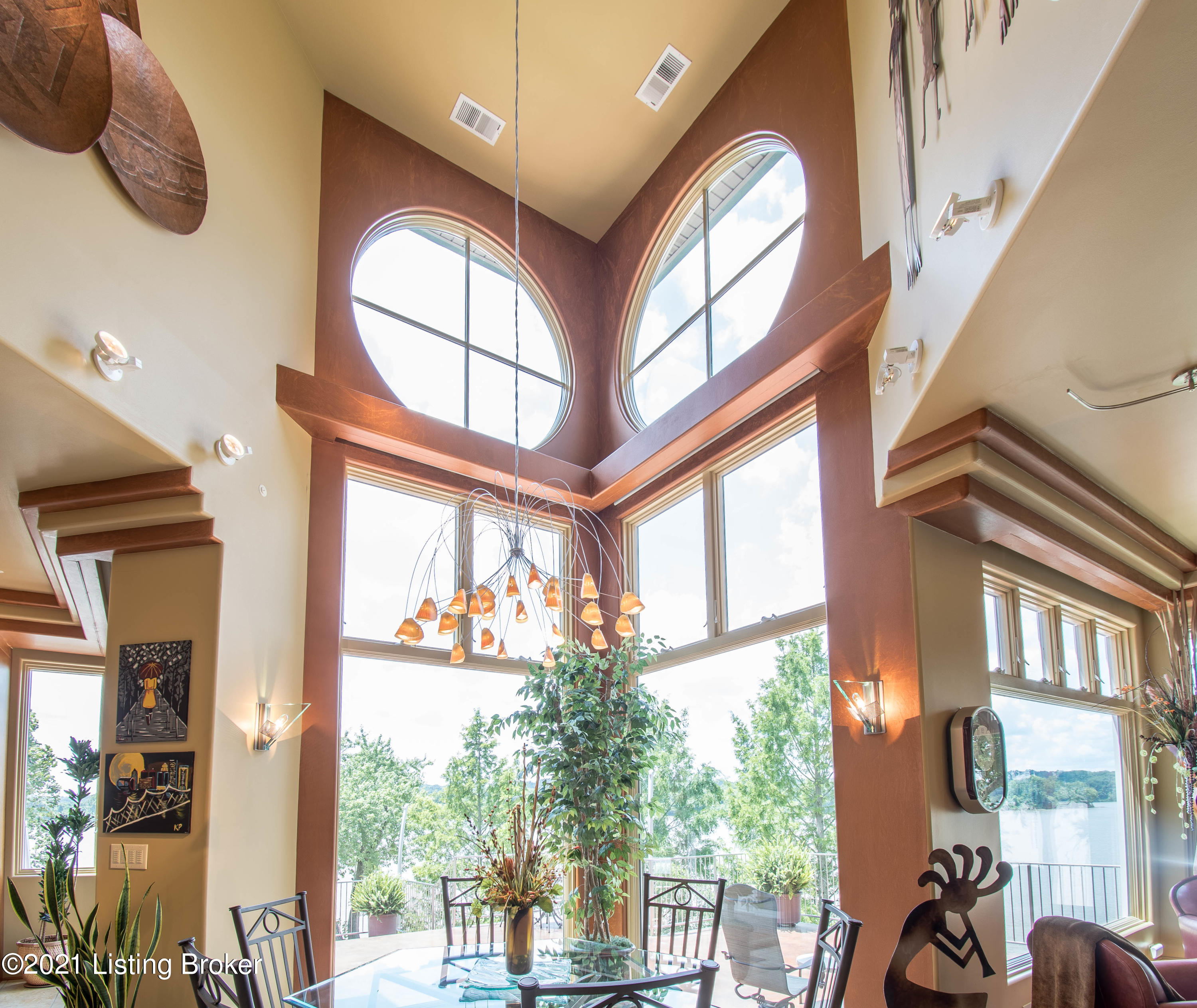 2804 Belknap Beach Road Prospect, KY 40059 - Photo 19 of 95 2 Story Dining Area