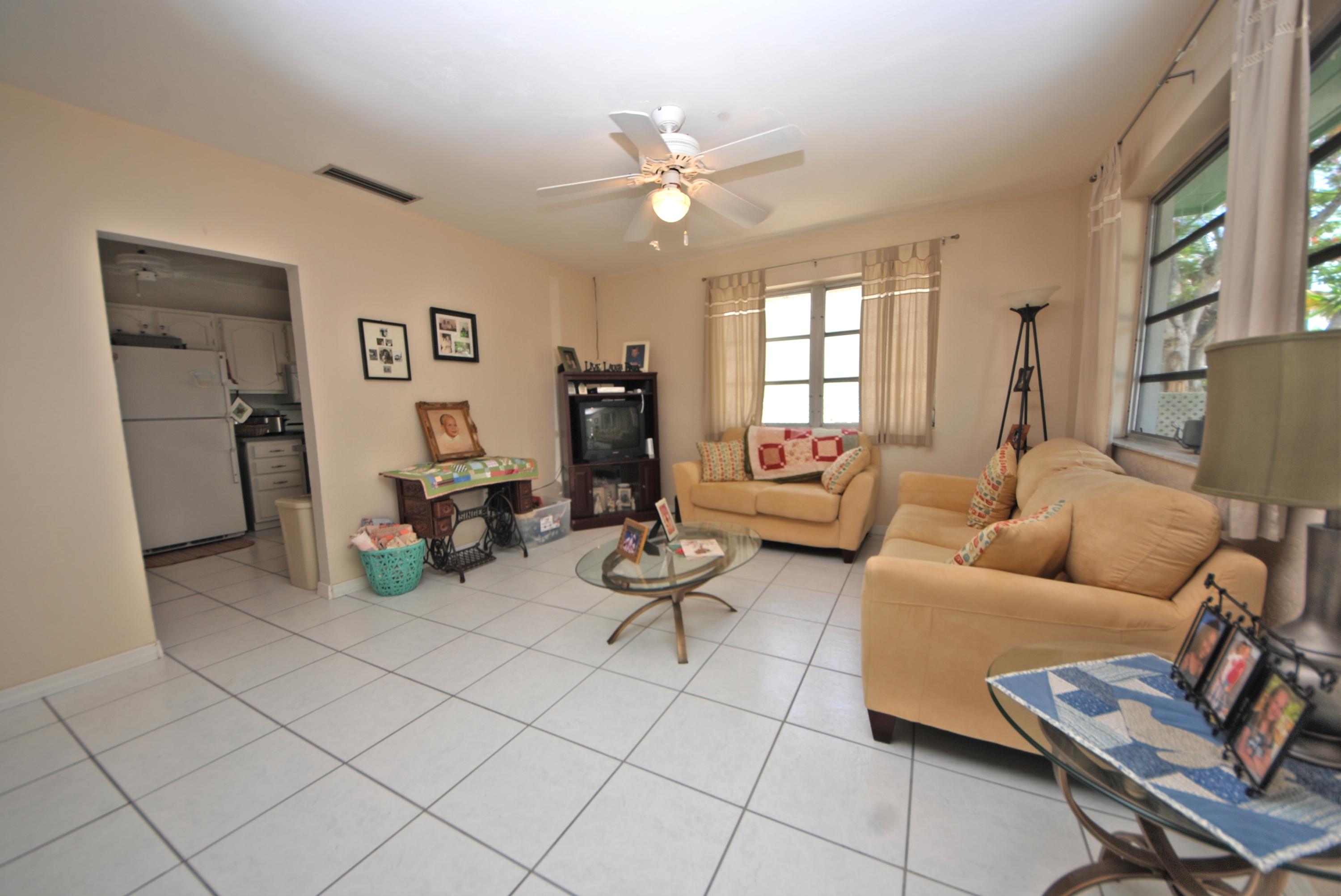 817 La Paloma Road Key Largo, FL 33037 - Photo 1 of 14 Living Area