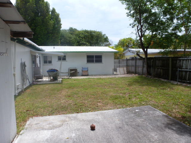 817 La Paloma Road Key Largo, FL 33037 - Photo 12 of 14 Yard