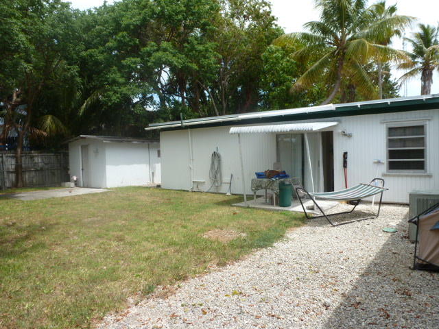817 La Paloma Road Key Largo, FL 33037 - Photo 13 of 14 Yard