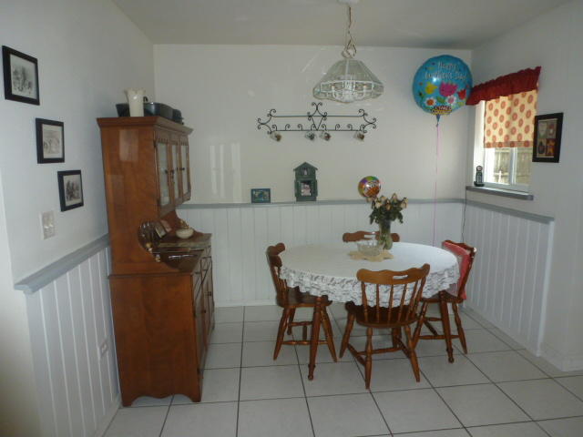 817 La Paloma Road Key Largo, FL 33037 - Photo 6 of 14 Dinning Area