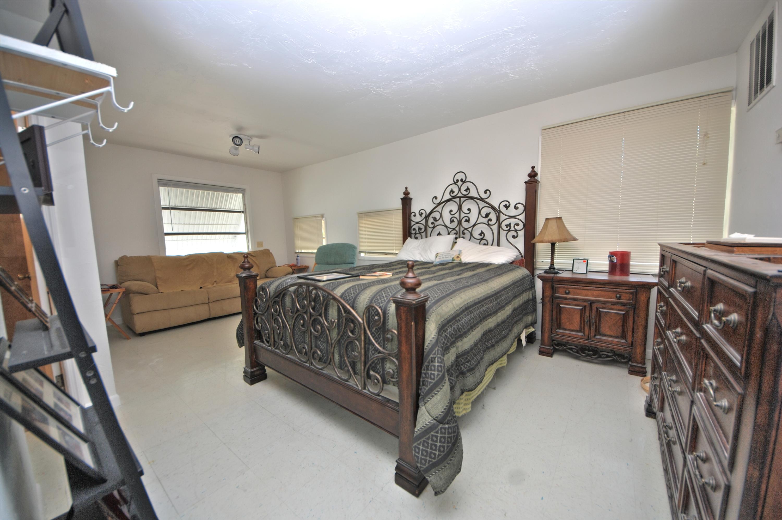 817 La Paloma Road Key Largo, FL 33037 - Photo 10 of 14 Master Suite
