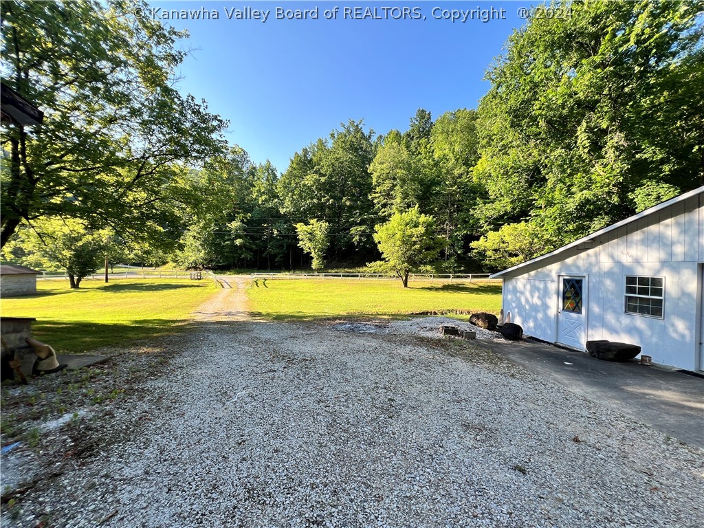 618 Rambling Hills Road Elkview, WV 25071 - Photo 16 of 17 Gallery Image 16