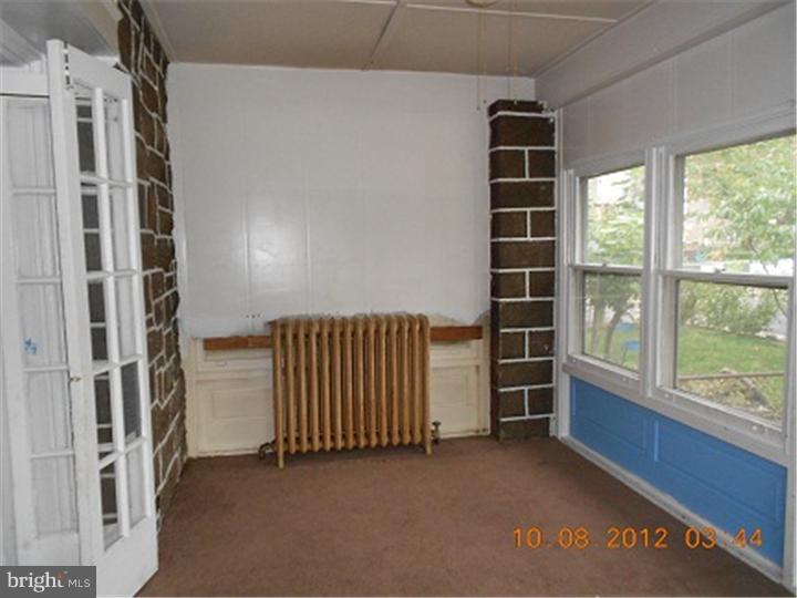 117 Glendale Road Upper Darby, PA 19082 - Photo 3 of 15 Enclosed Porch