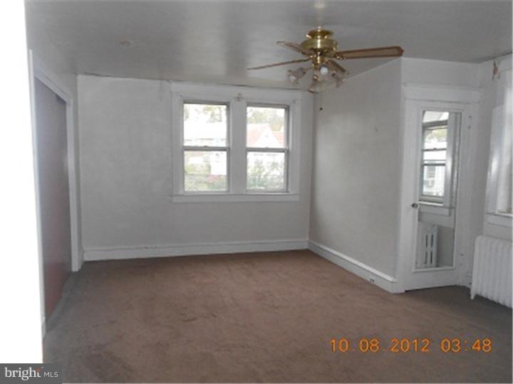 117 Glendale Road Upper Darby, PA 19082 - Photo 7 of 15 Bedroom - Main
