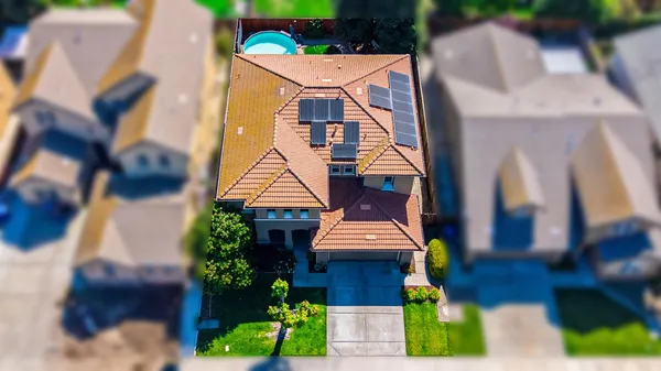 $565,000 | 1504 Christiansen Drive, Modesto, CA 95355