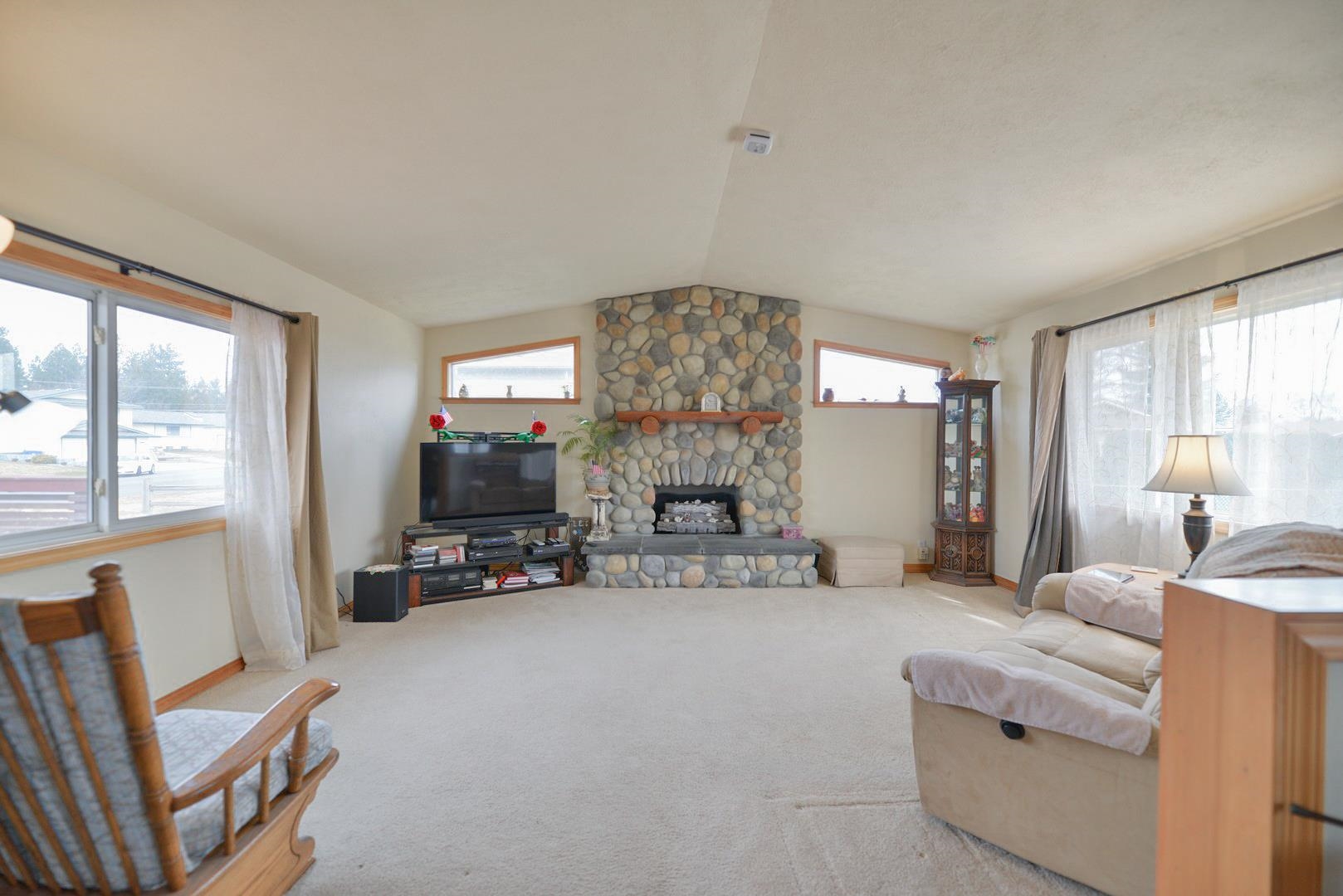 3307 South Bates Road Spokane Valley, WA 99206 - Photo 2 of 29 Gallery Image 2