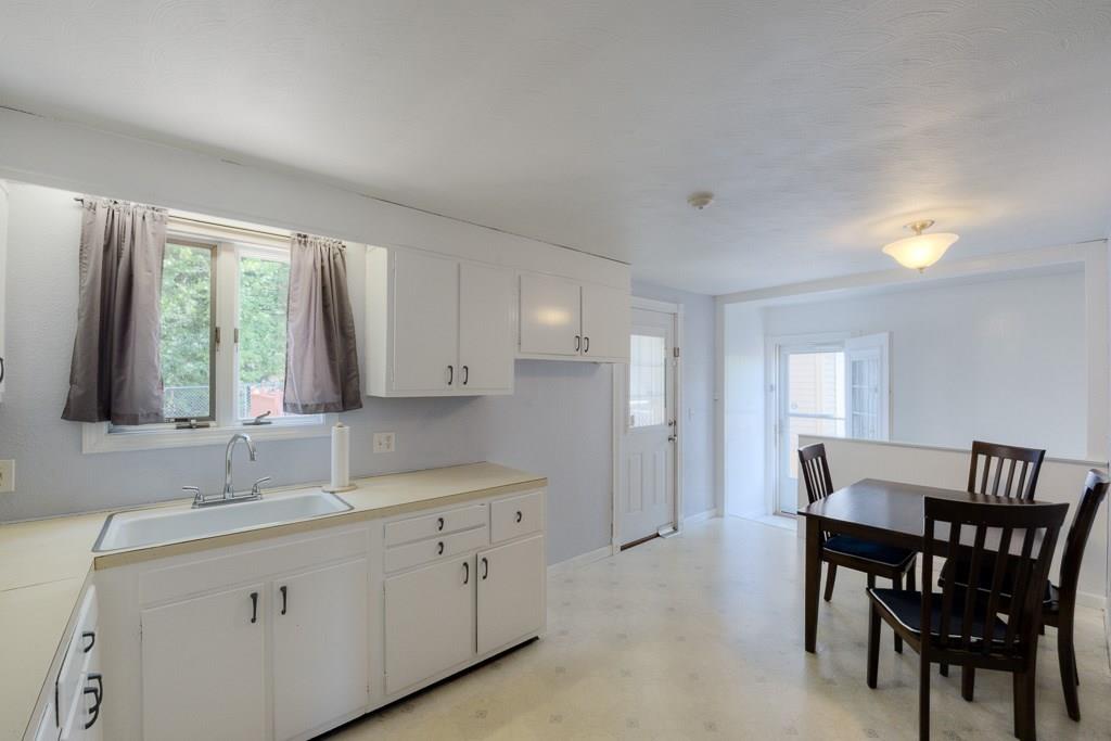 17 Regal Street Springfield, MA 01118 - Photo 7 of 35 Gallery Image 7