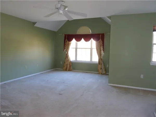 $2,590 | 922 Glackens Lane, Wilmington, DE 19808