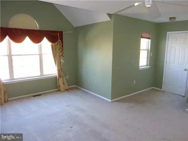 $2,590 | 922 Glackens Lane, Wilmington, DE 19808