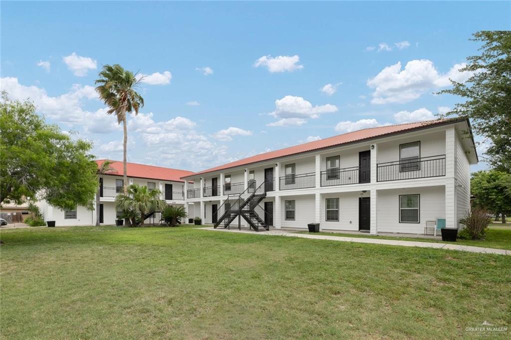 1105 West Stubbs Street, Unit 4 Edinburg, TX 78539 - Photo 2 of 12 a house view with a garden space
