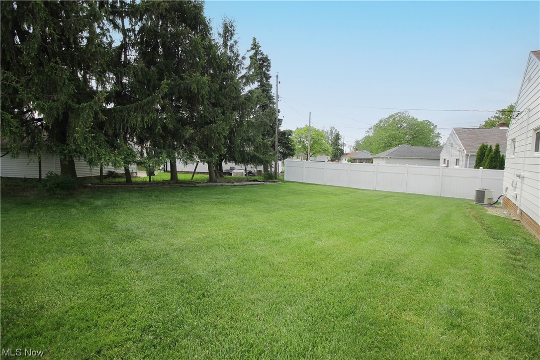 4541 Springvale Drive Warrensville Heights, OH 44128 - Photo 29 of 33 BACK YARD